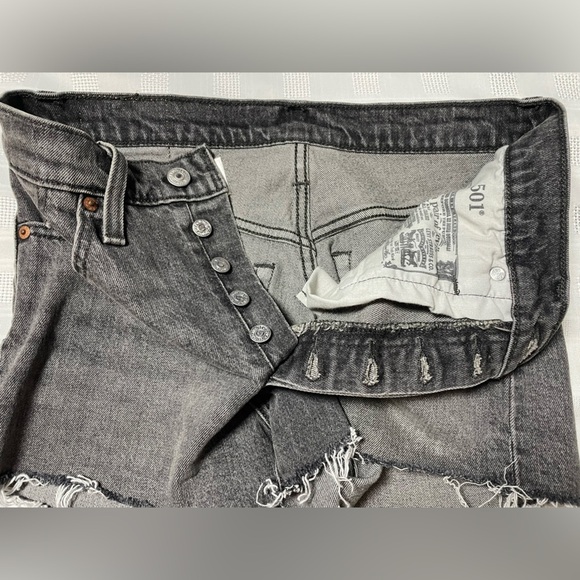 Levi’s 501 High Rise Cutoff Jean Shorts W26 Black Wash - Picture 6 of 11